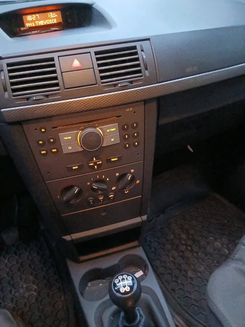 Opel Meriva, снимка 10 - Автомобили и джипове - 52325359