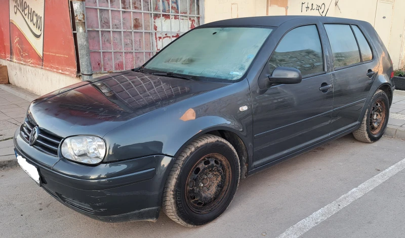 VW Golf 1.6, снимка 3 - Автомобили и джипове - 52651391