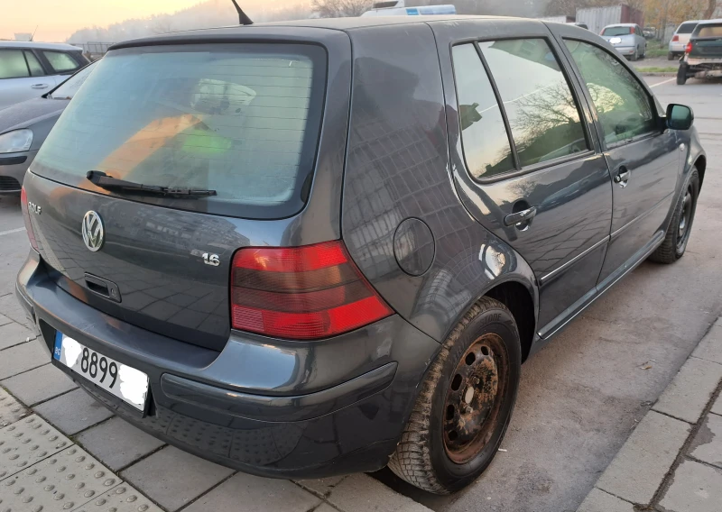 VW Golf 1.6, снимка 6 - Автомобили и джипове - 52651391