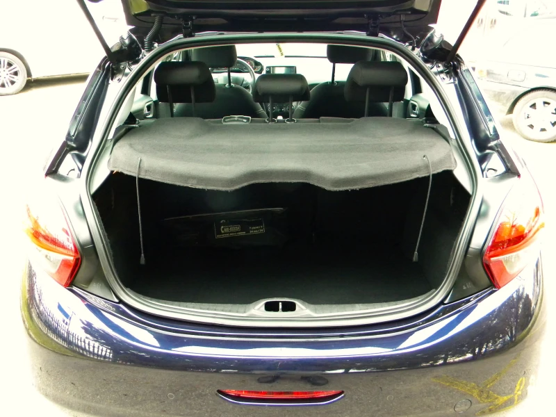 Peugeot 208 EURO6B* FACE LIFT* 1.2-187000km* KATO НОВО* EURO6B, снимка 8 - Автомобили и джипове - 53417195