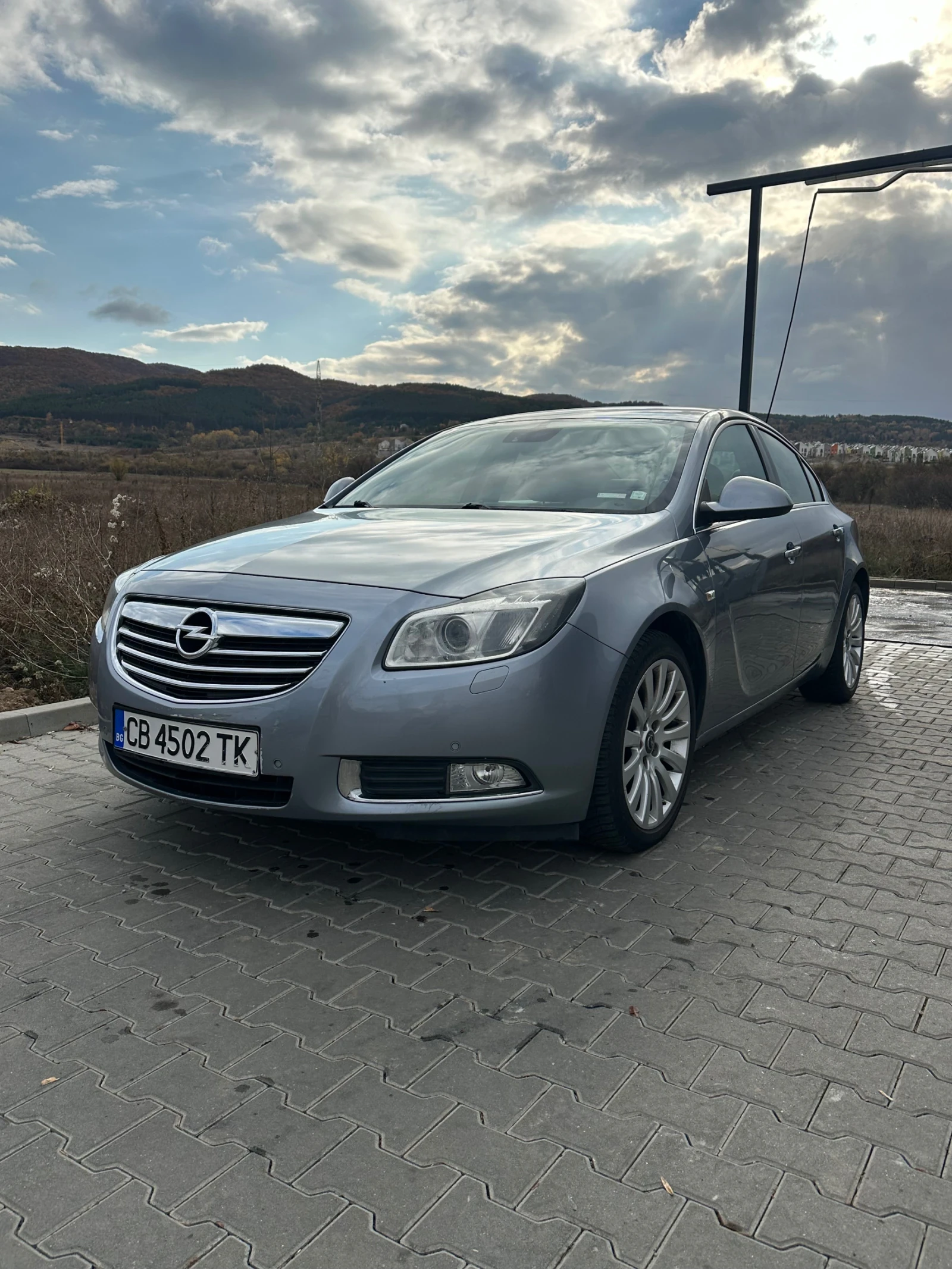 Opel Insignia 2.0t 220hp - изображение 2