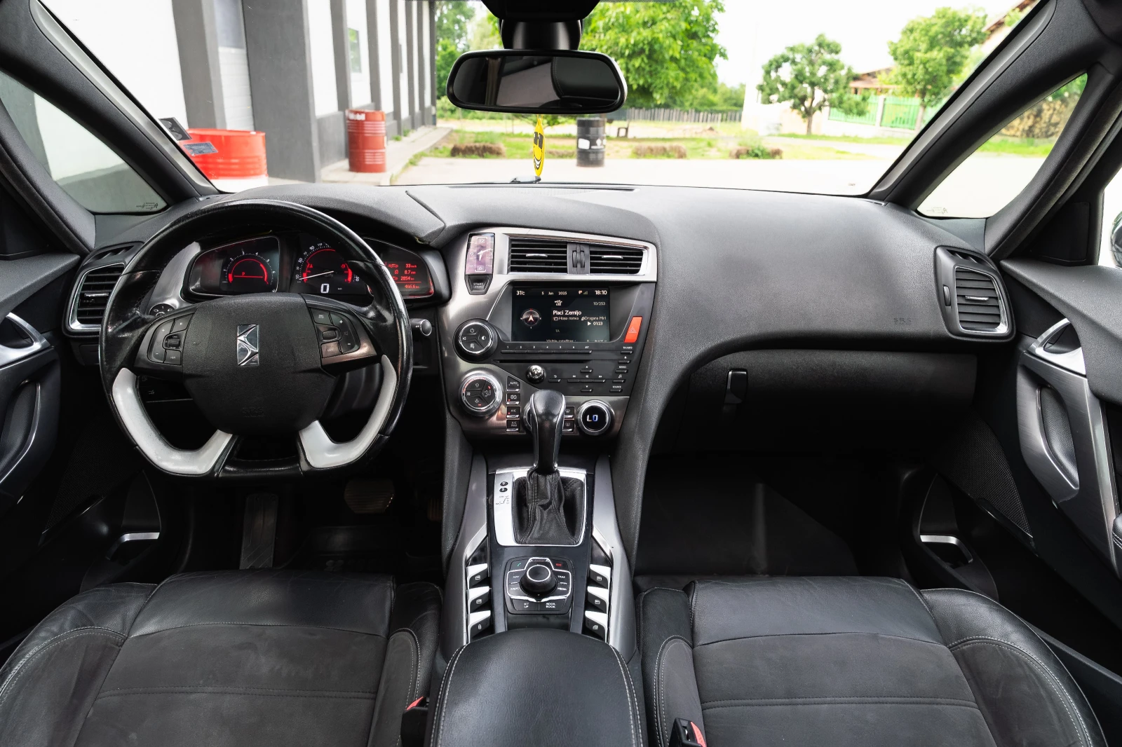 Citroen DS5 2.0 HDI* Кейлес* Панорама* Камера - изображение 8