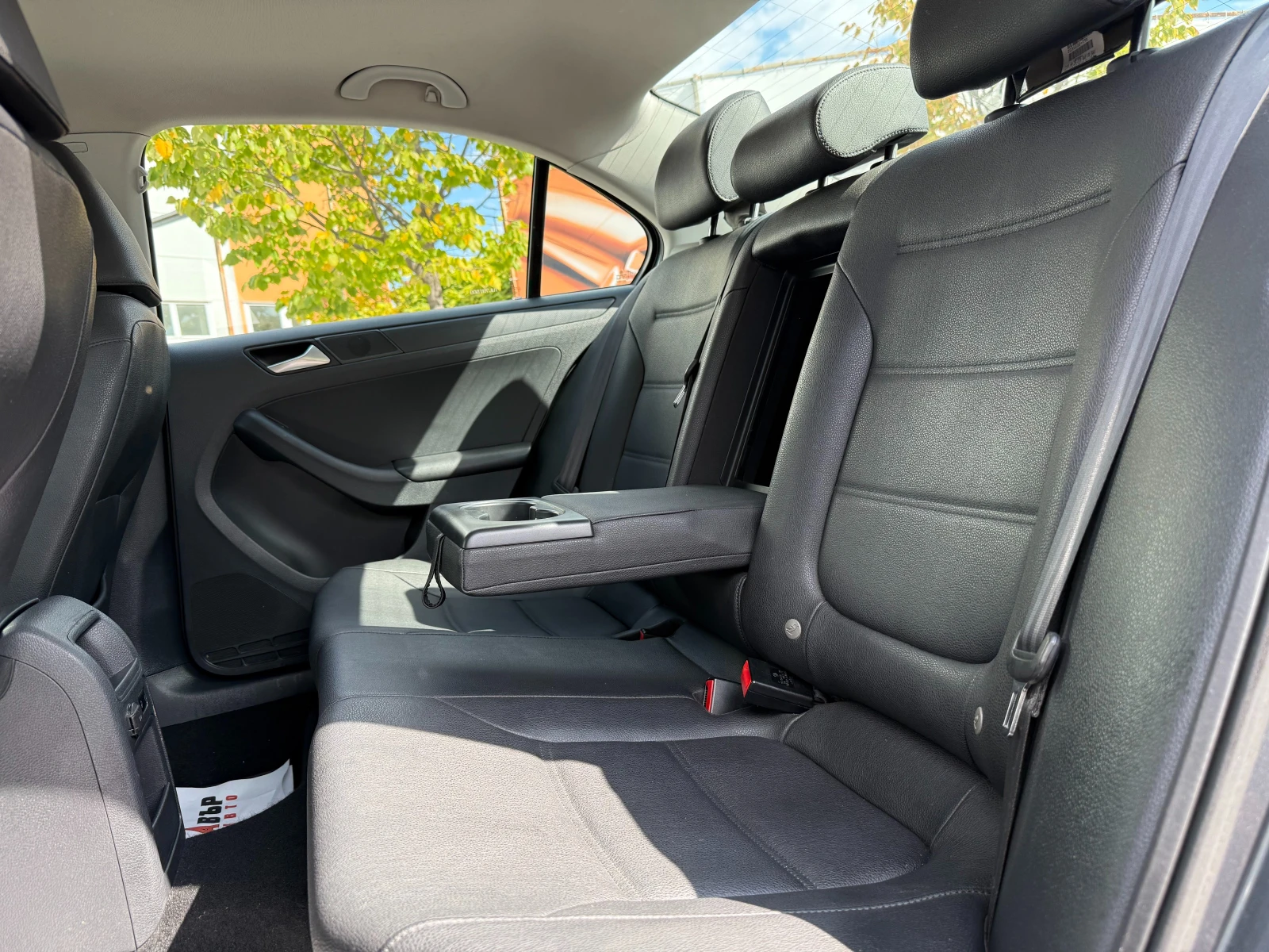 VW Jetta 1.8i 170 к.с.  - изображение 9
