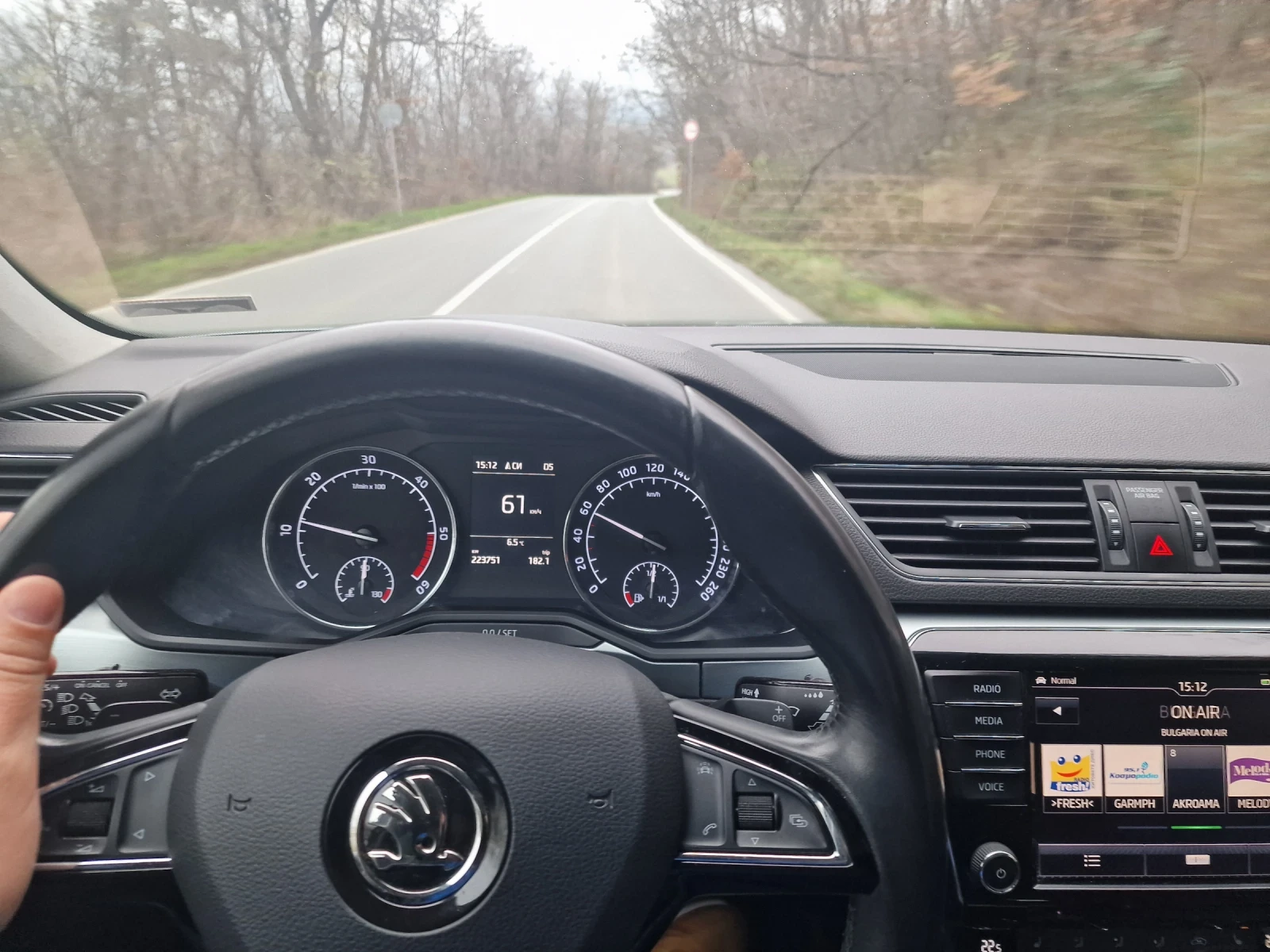 Skoda Superb 2.0 TDI, снимка 8 - Автомобили и джипове - 55407616