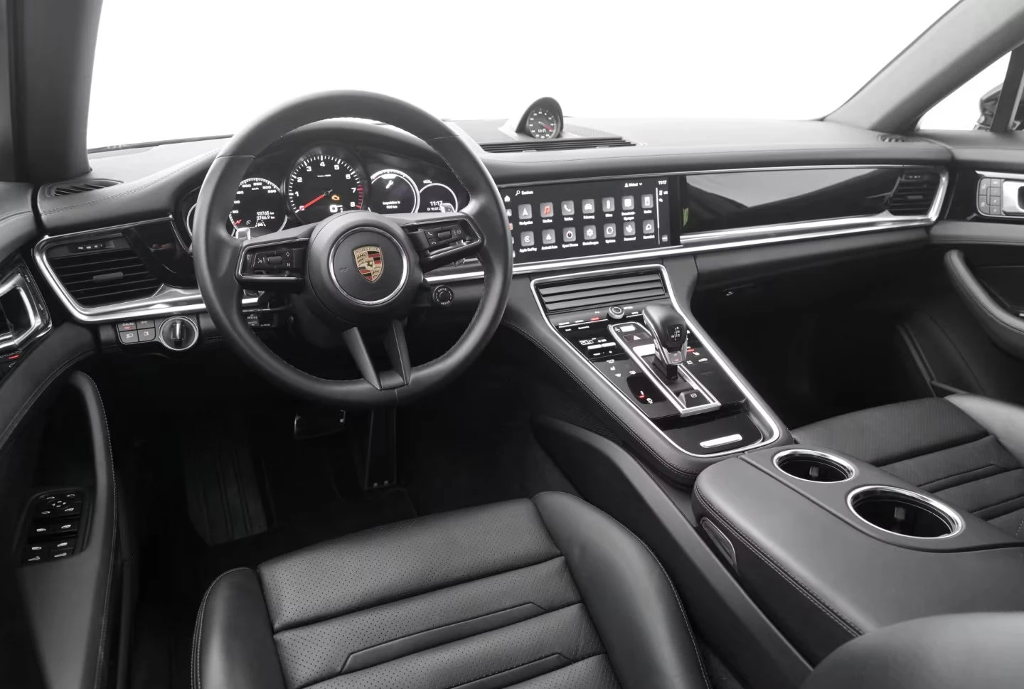Porsche Panamera 4S/441HP/PANO/360/SOFTCLOSE/177z, снимка 11 - Автомобили и джипове - 53885577