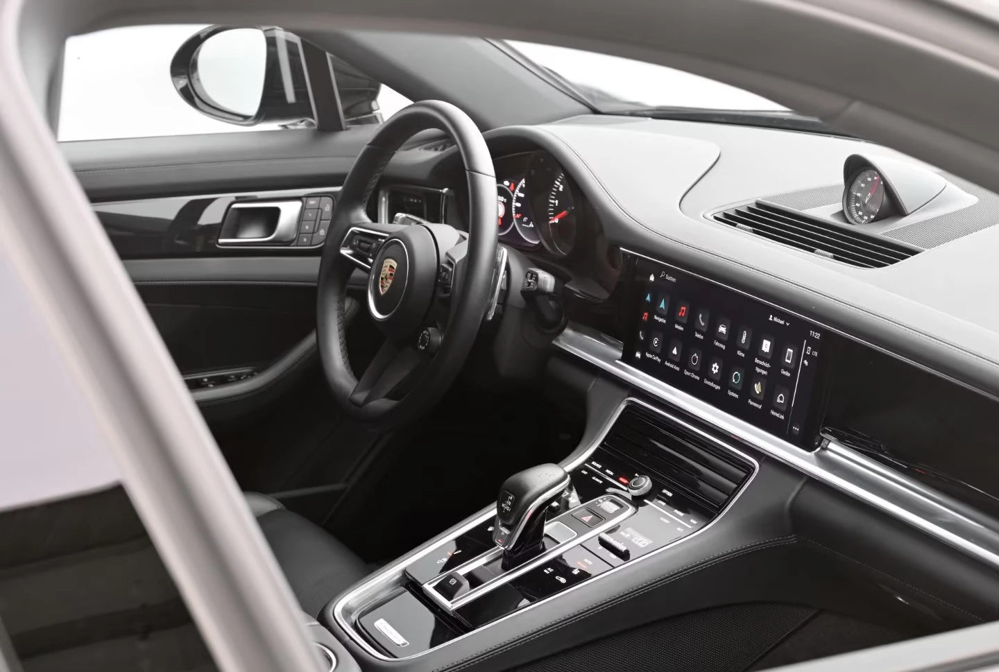 Porsche Panamera 4S/441HP/PANO/360/SOFTCLOSE/177z, снимка 13 - Автомобили и джипове - 53885577