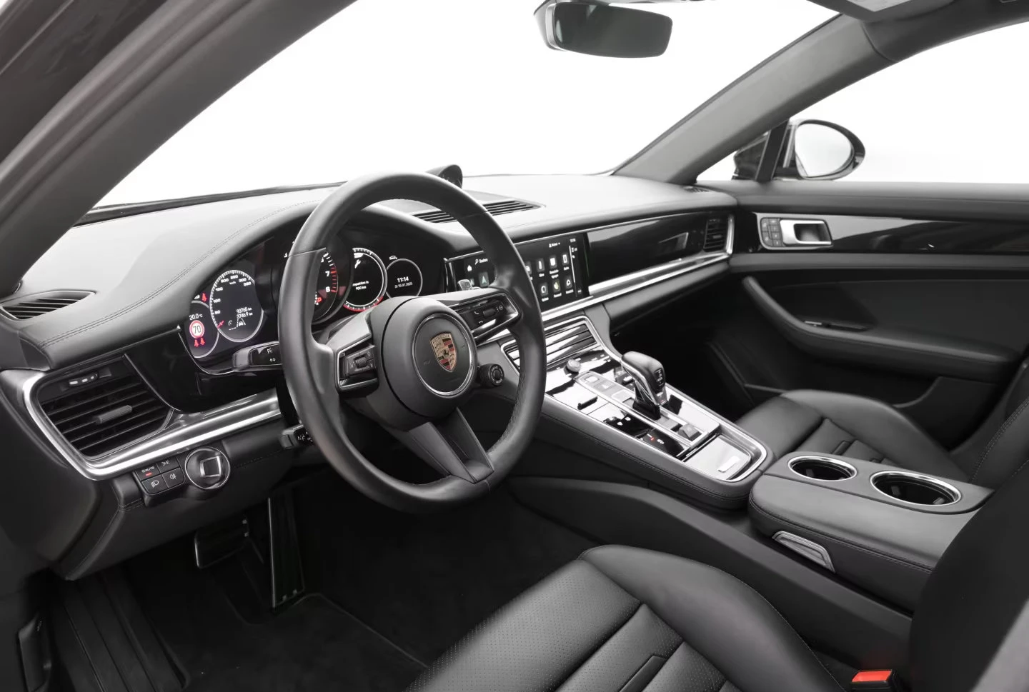 Porsche Panamera 4S/441HP/PANO/360/SOFTCLOSE/177z, снимка 10 - Автомобили и джипове - 53885577