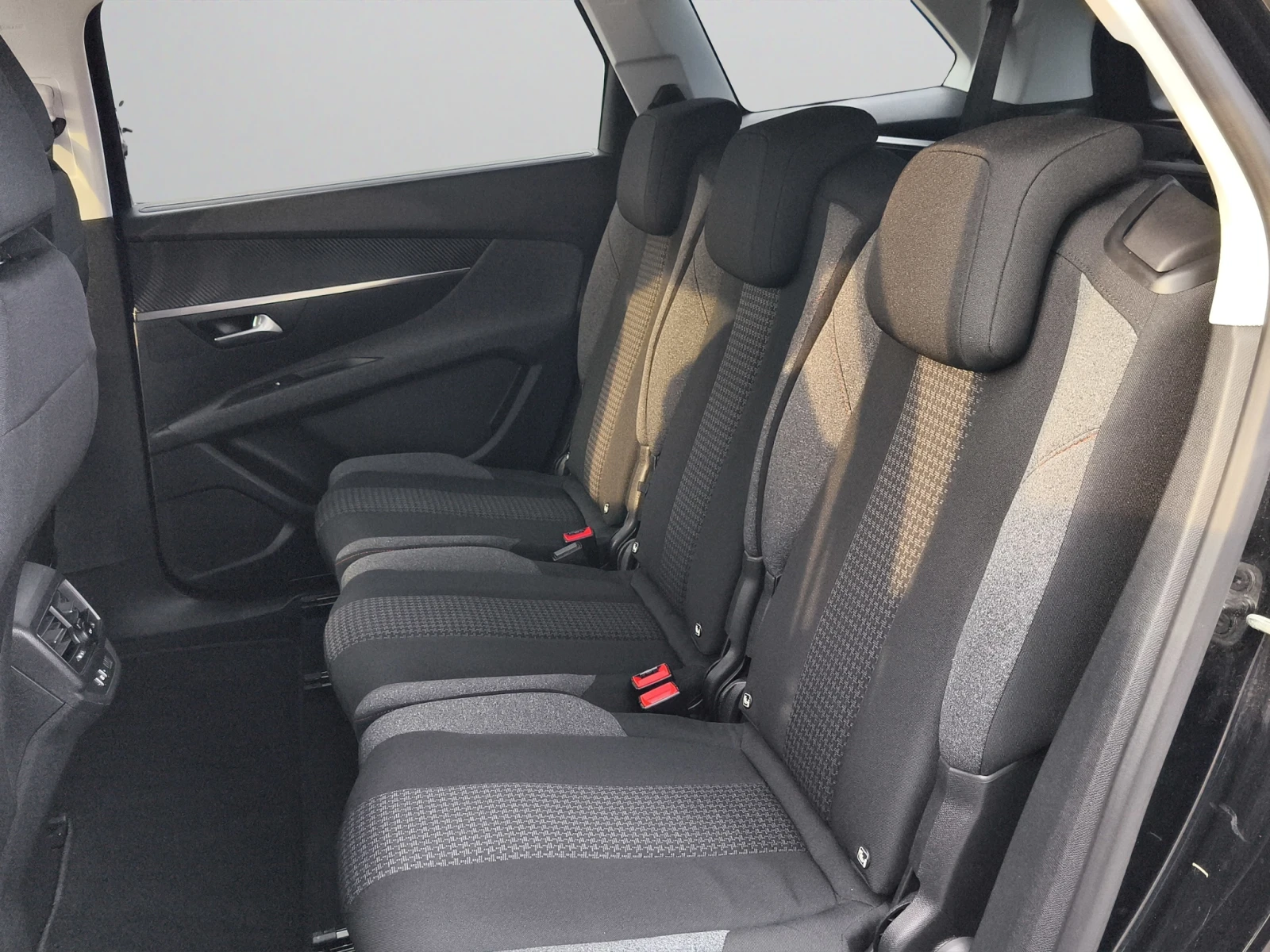 Peugeot 5008 NEW ACTIVE 1.5 BlueHDI 130 BVM6 Е 6.2 // 2010R24, снимка 12 - Автомобили и джипове - 54086918