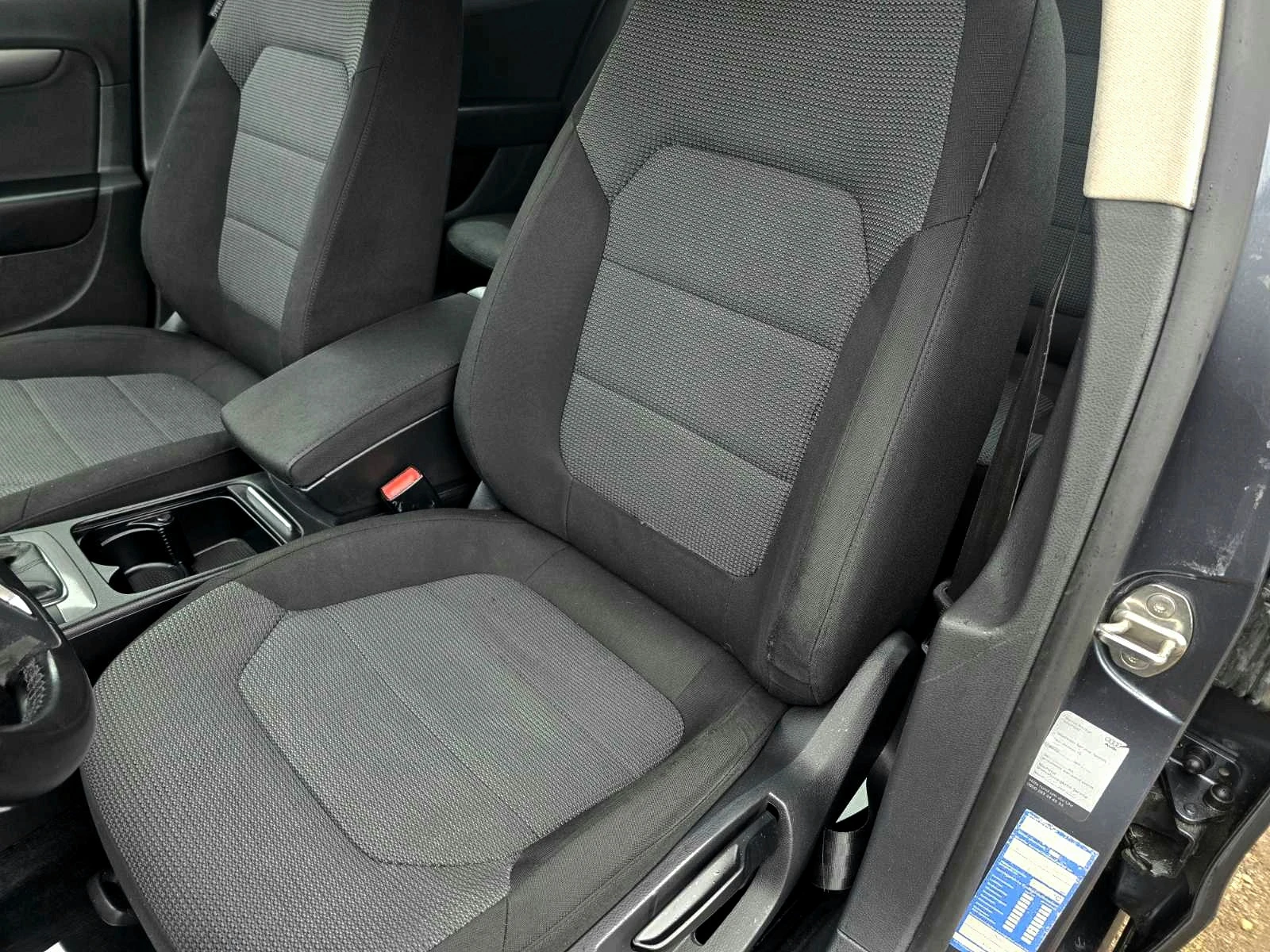 VW Passat 2.0TDI/Common Rail/HIGHLINE, снимка 13 - Автомобили и джипове - 54562508