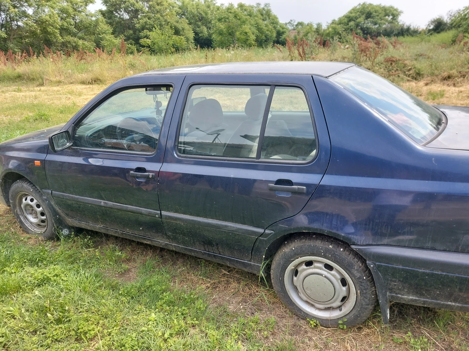 VW Vento, снимка 4 - Автомобили и джипове - 54800887