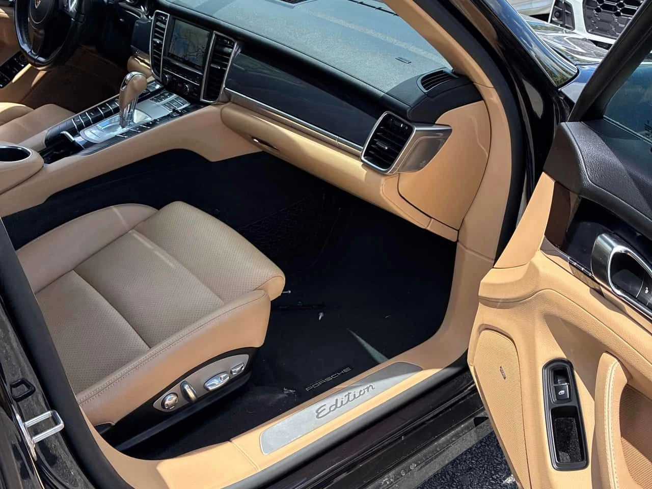 Porsche Panamera * 4dr HB 4 Edition * CARFAX * ЦЕНА ДО БГ, снимка 11 - Автомобили и джипове - 55014044