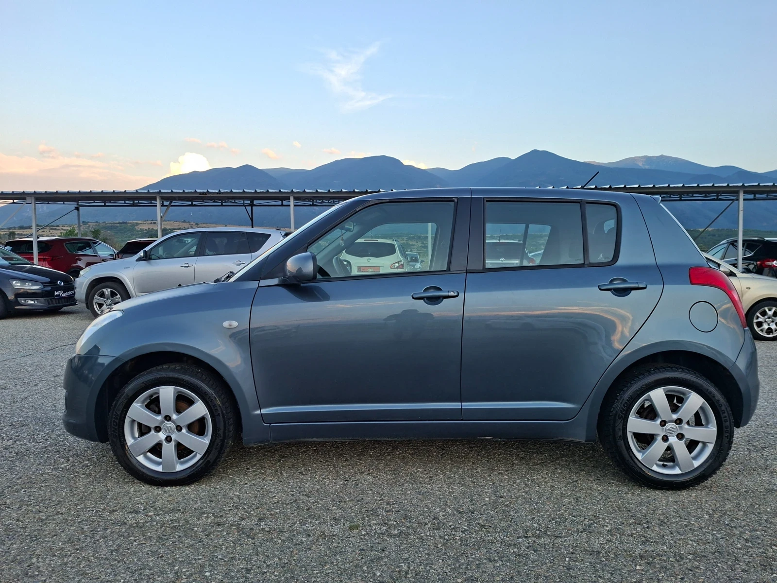 Suzuki Swift 1, 3 I 4x4, снимка 8 - Автомобили и джипове - 55334939