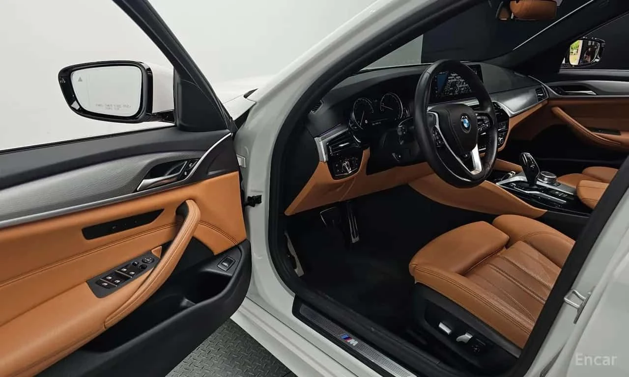 BMW 530 * 530i xDrive M Sport Package * CARFAX * ���� �� � | Mobile.bg � ����������� 7