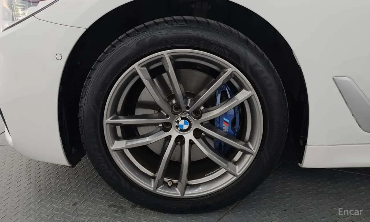 BMW 530 * 530i xDrive M Sport Package * CARFAX * ���� �� � | Mobile.bg � ����������� 5