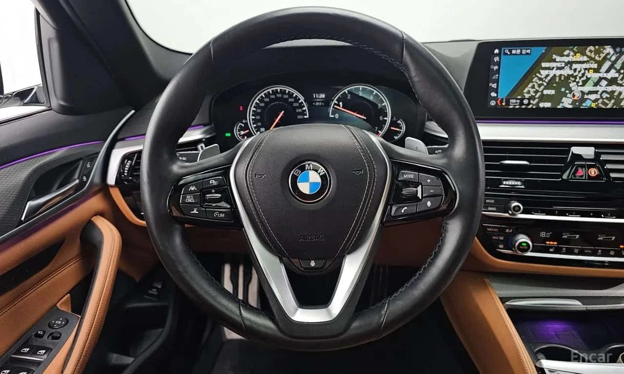 BMW 530 * 530i xDrive M Sport Package * CARFAX * ���� �� � | Mobile.bg � ����������� 9