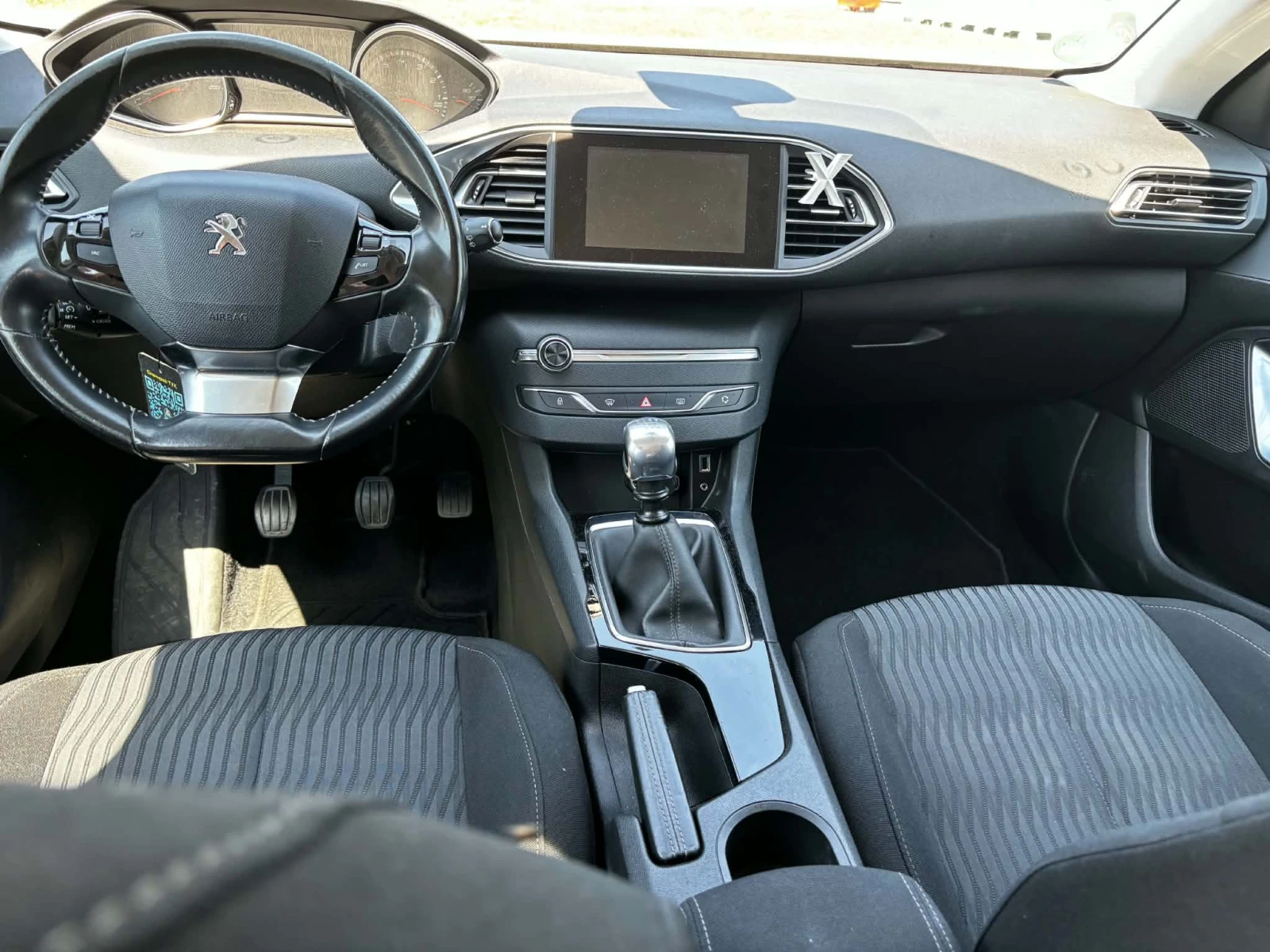 Peugeot 308 1.2, снимка 9 - Автомобили и джипове - 55627318