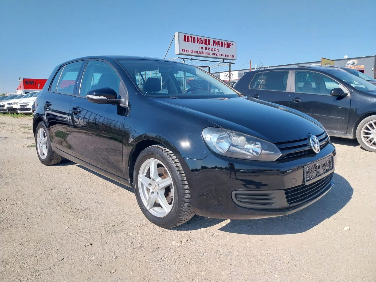 VW Golf 1.6 TDI, снимка 3 - Автомобили и джипове - 55636533