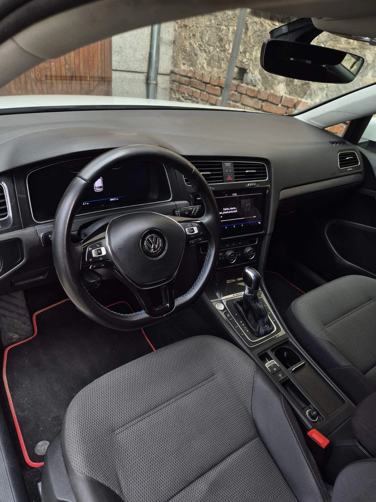 VW Golf e-Golf 36 kW Luxury, снимка 10 - Автомобили и джипове - 55659546