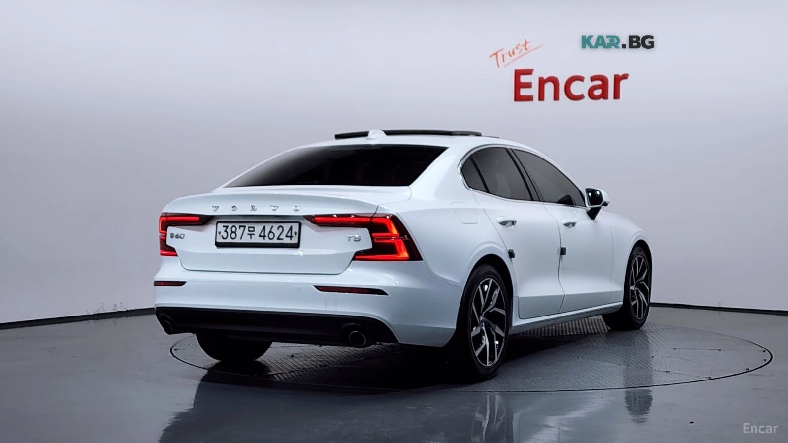 Volvo S60 T5* MOMENTUM* DISTRONIC* КАМЕРА* ХЕДЪП* ПОДГРЕВ* , снимка 3 - Автомобили и джипове - 55694125