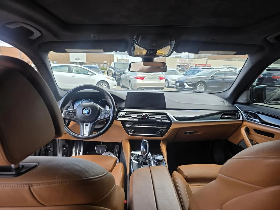 BMW 550 M550i xDrive* 360  камера* Head-Up* АВТОКРЕДИТ* , снимка 7 - Автомобили и джипове - 55724206