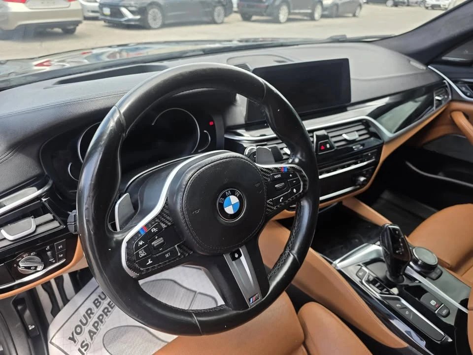 BMW 550 M550i xDrive* 360  камера* Head-Up* АВТОКРЕДИТ* , снимка 8 - Автомобили и джипове - 55724206
