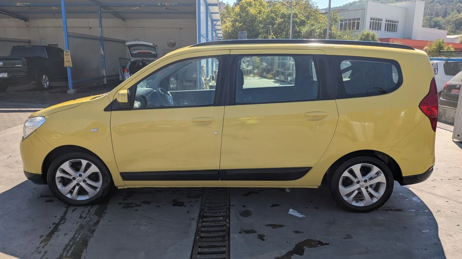 Dacia Lodgy, снимка 3 - Автомобили и джипове - 55736684