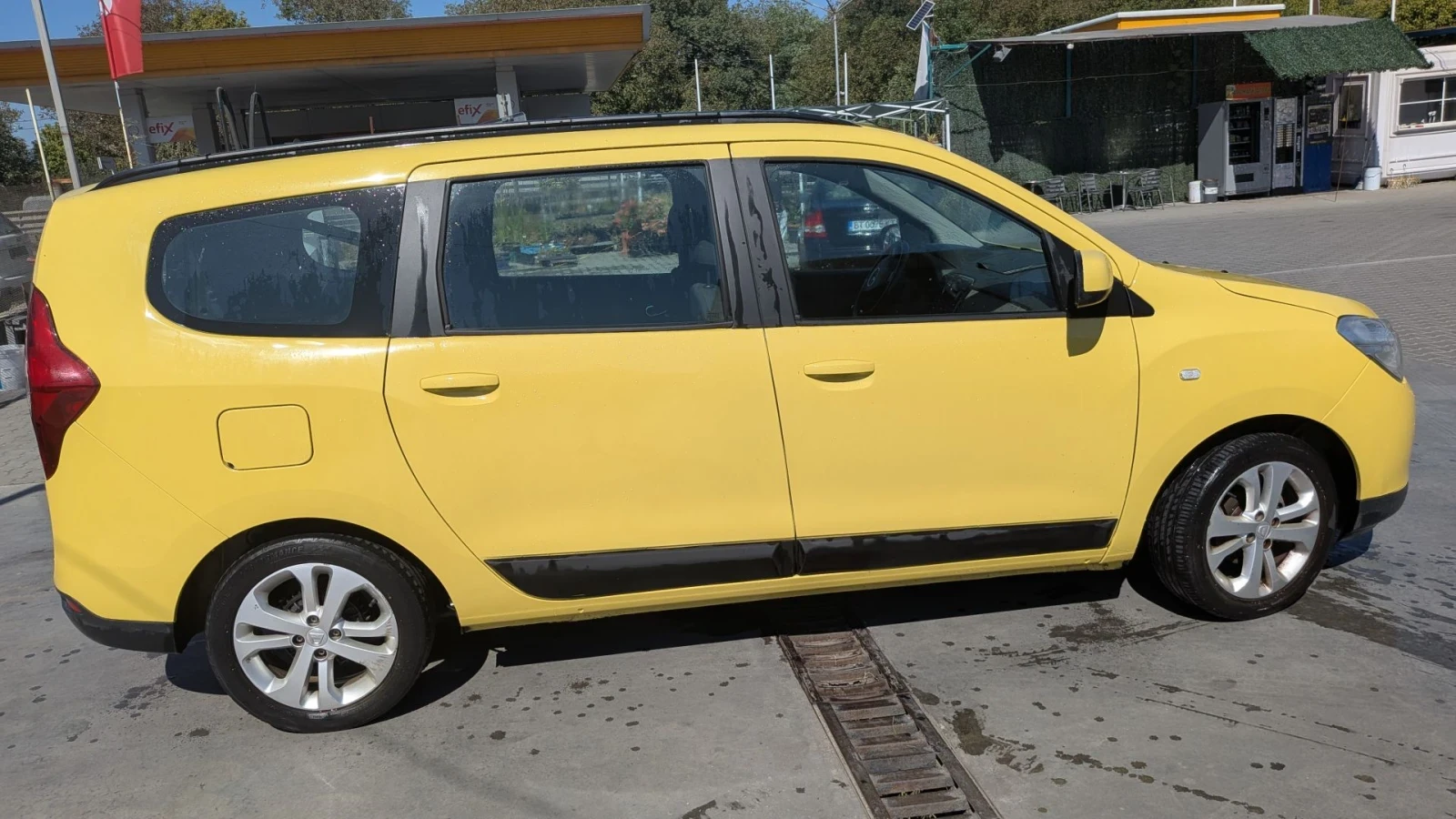 Dacia Lodgy, снимка 2 - Автомобили и джипове - 55736684
