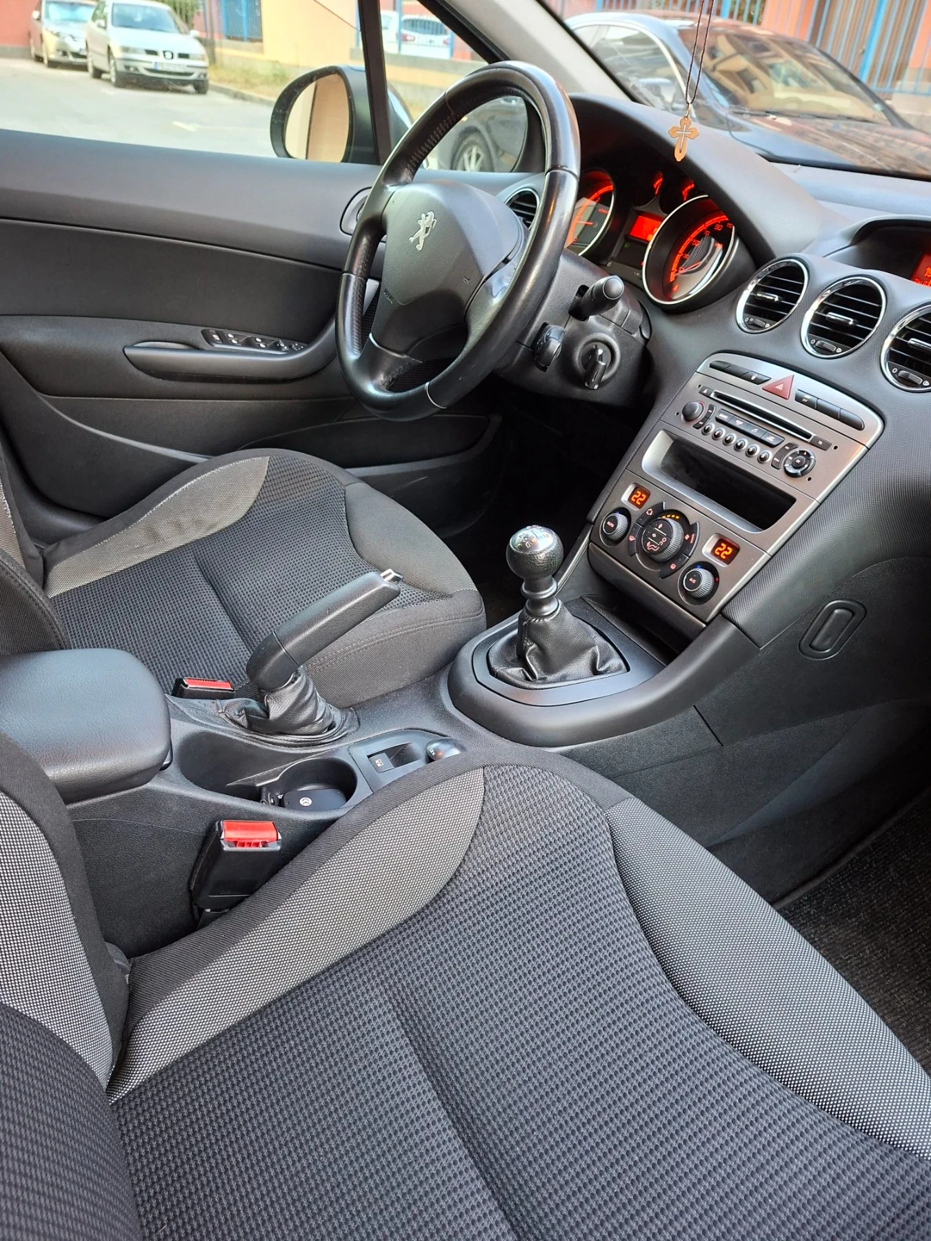 Peugeot 308 SW, снимка 16 - Автомобили и джипове - 56074159