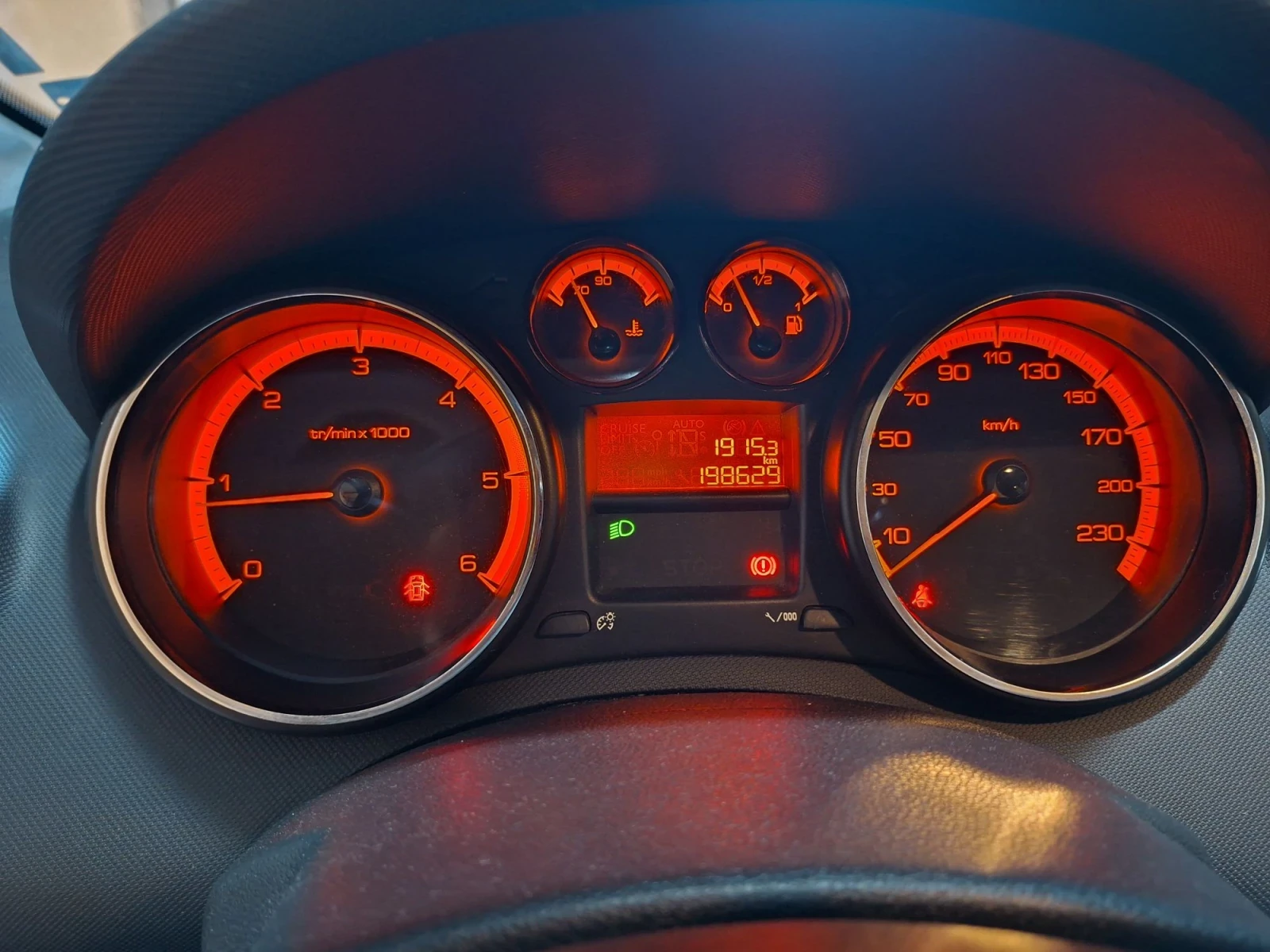 Peugeot 308 SW, снимка 12 - Автомобили и джипове - 56074159