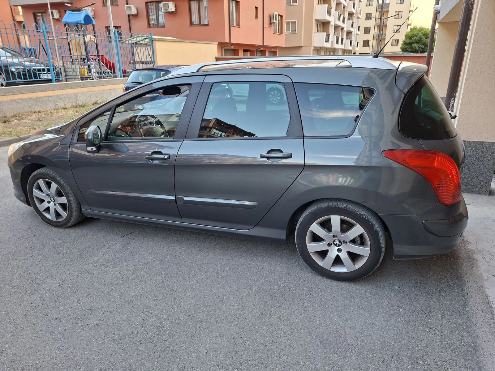 Peugeot 308 SW, снимка 9 - Автомобили и джипове - 56074159