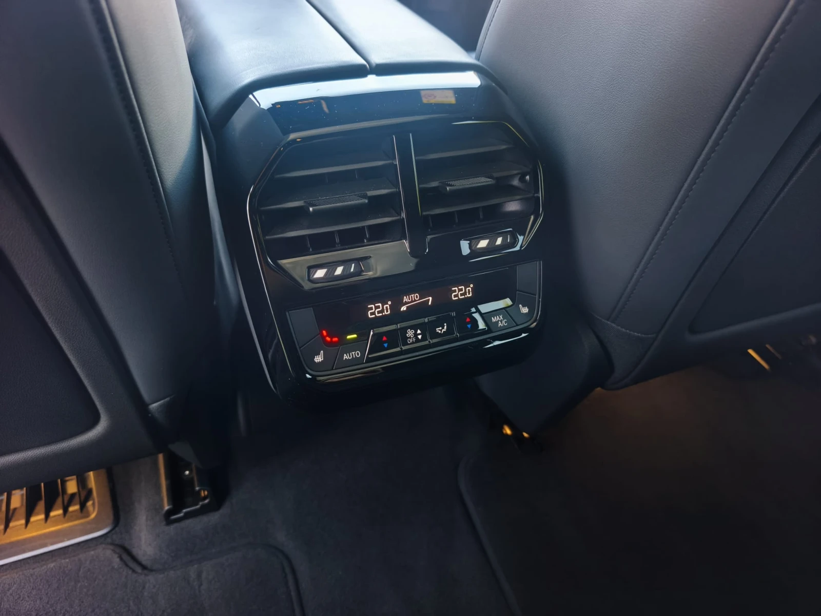 BMW iX M50 xDrive50, снимка 13 - Автомобили и джипове - 56578576