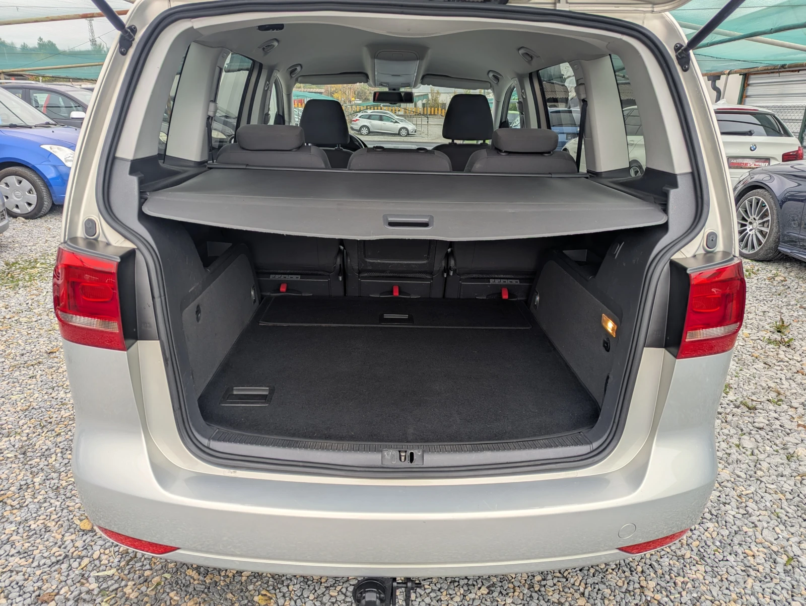 VW Touran 2.0TDi Автоматик/Android/Камера/Климатроник, снимка 5 - Автомобили и джипове - 56740158