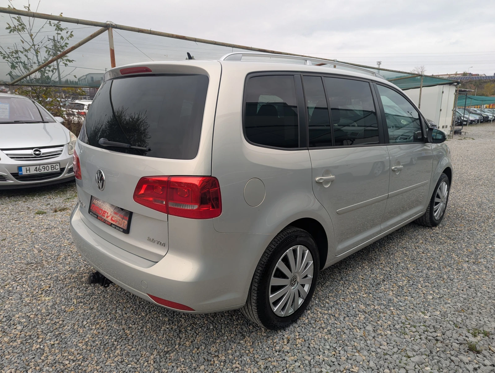 VW Touran 2.0TDi Автоматик/Android/Камера/Климатроник, снимка 6 - Автомобили и джипове - 56740158