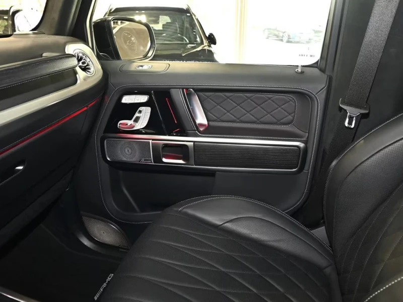 Mercedes-Benz G 63 AMG EXCLUSIVE/585HP/MASSAGE/MEMO/BURM/360/AHK/581g, снимка 9 - Автомобили и джипове - 52391229