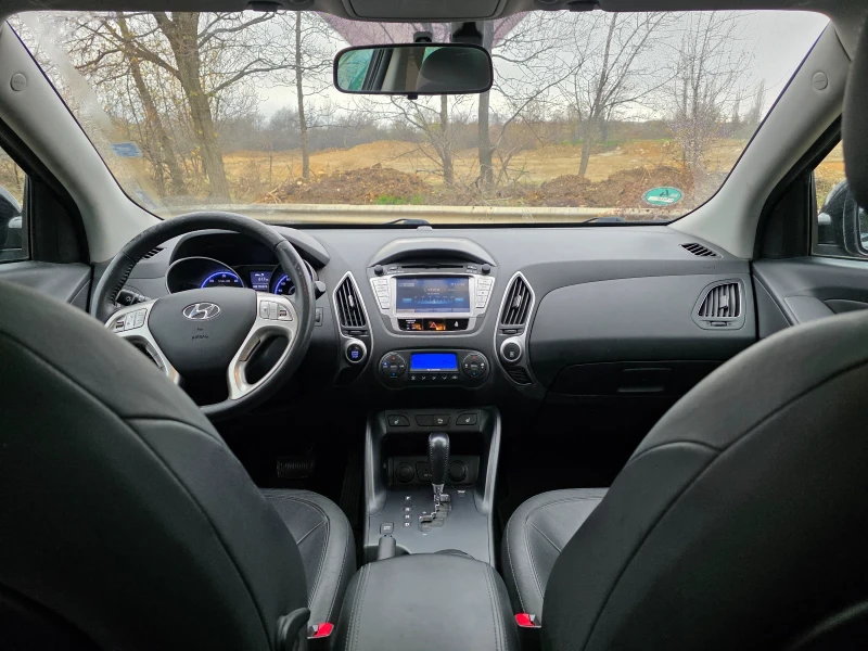 Hyundai IX35 2.0 Crdi 185 к.с., 4Х4 , Атомат, снимка 13 - Автомобили и джипове - 52716843