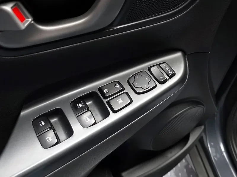 Hyundai Kona 1.6Т, снимка 17 - Автомобили и джипове - 54253042