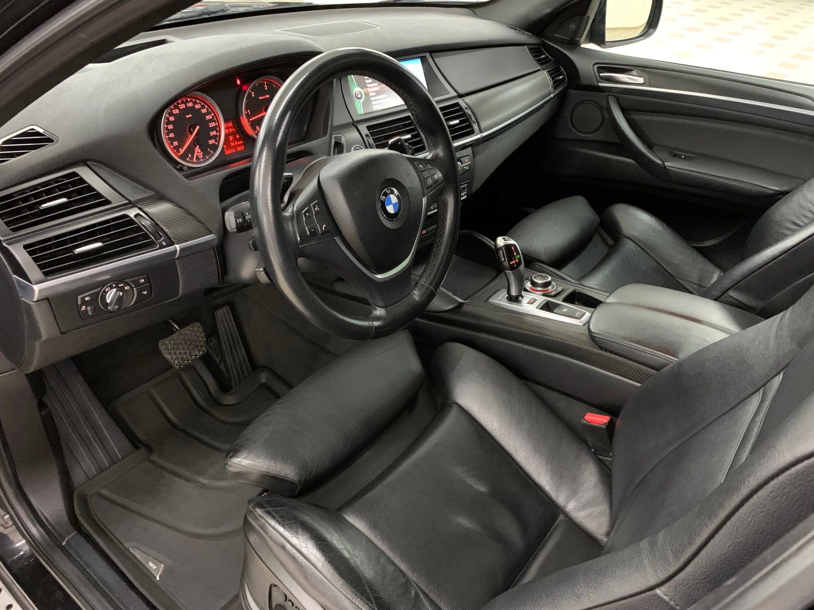 BMW X6 4.0d #SoftClose#TV#HUD#CAMERA#KeyLess#PODGREV# - изображение 8