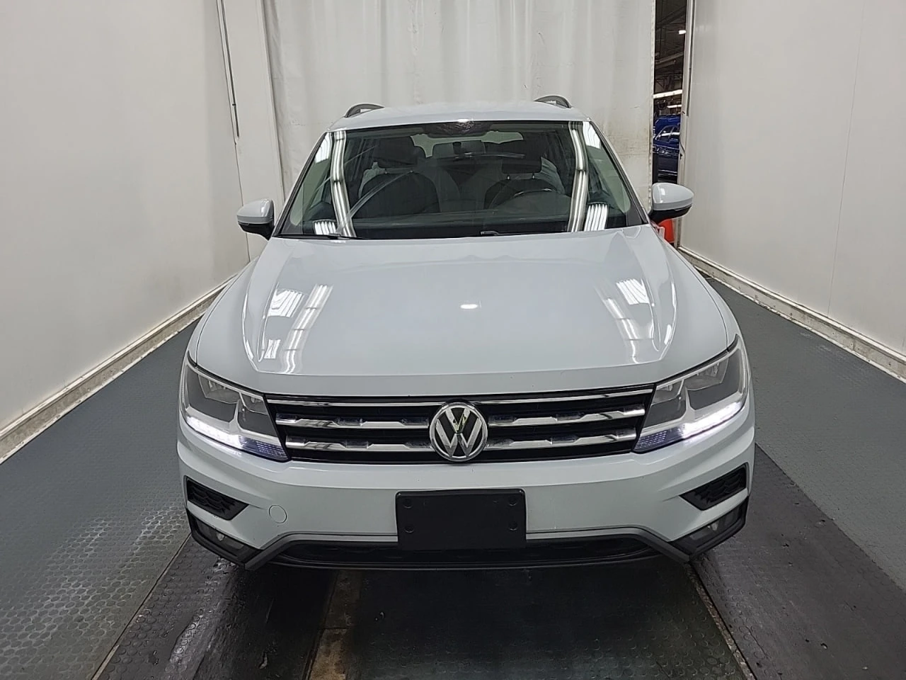 VW Tiguan * TRENDLINE* CARFAX* 2 КЛЮЧА* , снимка 6 - Автомобили и джипове - 53815331