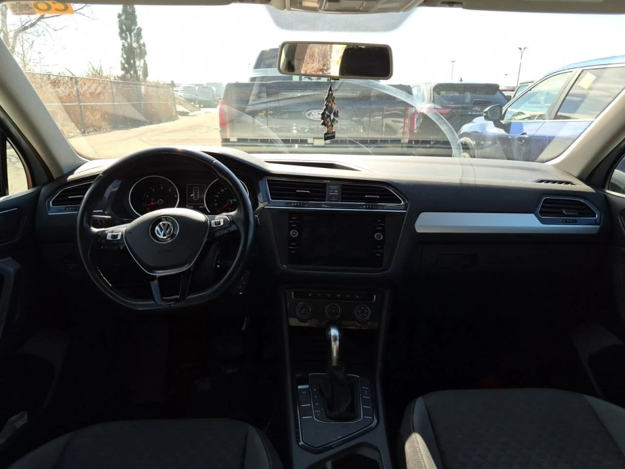 VW Tiguan * TRENDLINE* CARFAX* 2 КЛЮЧА* , снимка 10 - Автомобили и джипове - 53815331