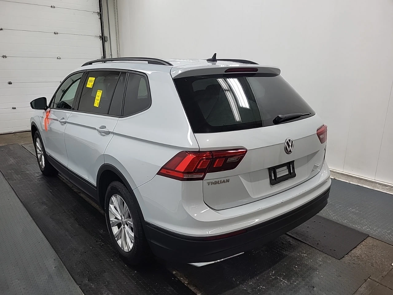 VW Tiguan * TRENDLINE* CARFAX* 2 КЛЮЧА* , снимка 4 - Автомобили и джипове - 53815331