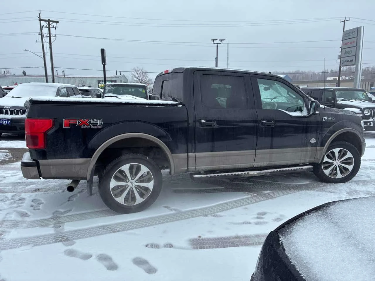 Ford F150 * 4WD SuperCrew Box* BANG & OLUFSEN* PANO* KEYLESS, снимка 3 - Автомобили и джипове - 53945107