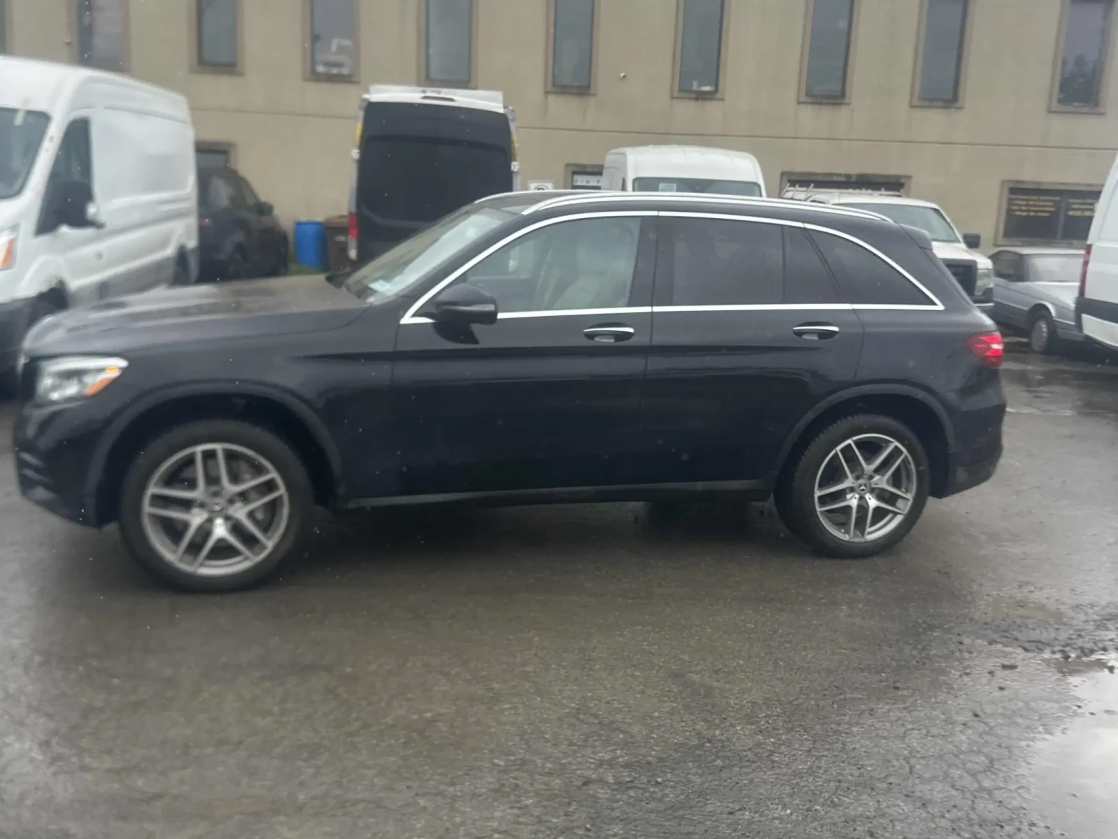 Mercedes-Benz GLC 300 ПАНОРАМА * ПОДГРЕВИ * CARFAX * АВТО КРЕДИТ * , снимка 3 - Автомобили и джипове - 54983478