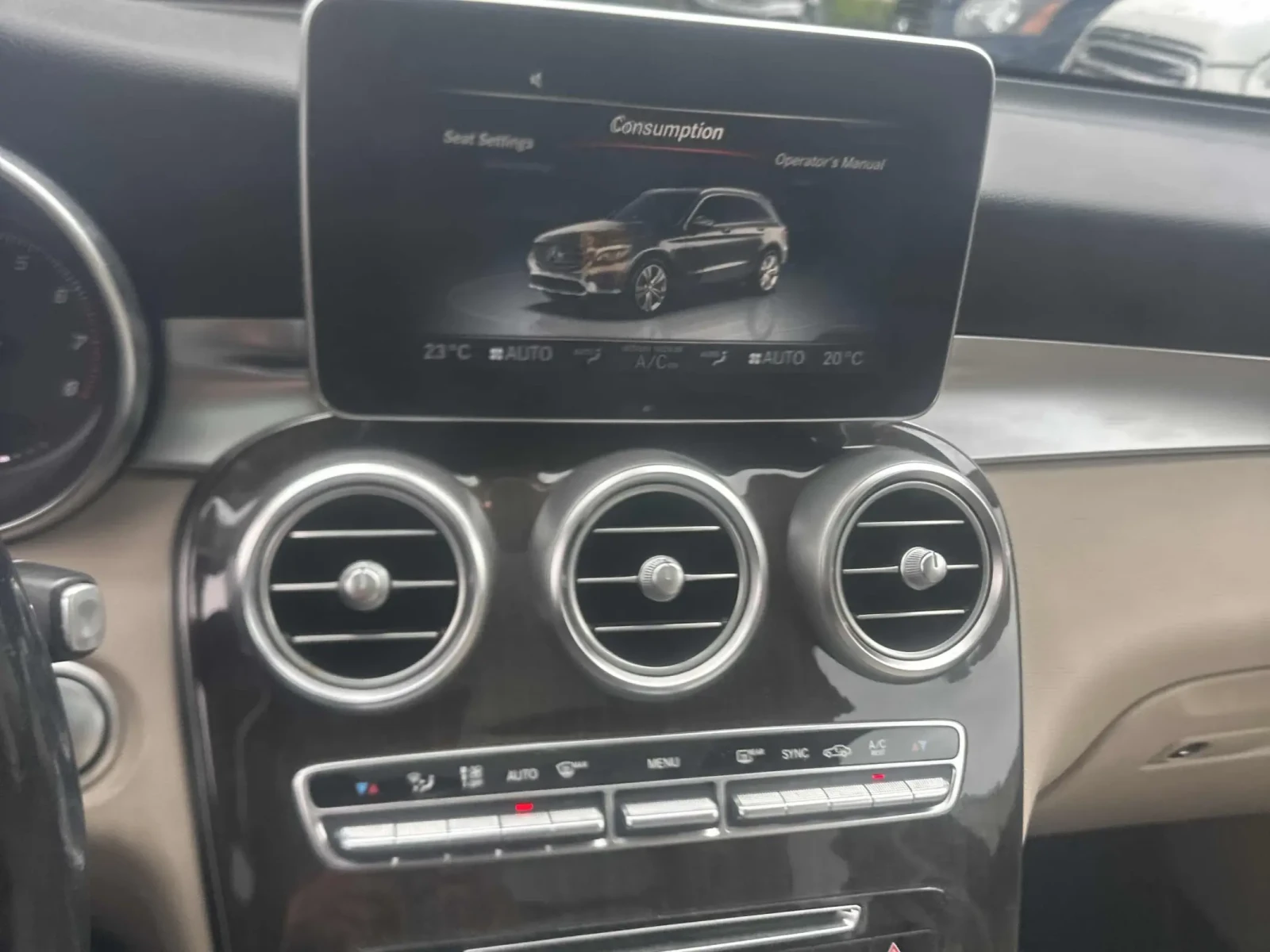 Mercedes-Benz GLC 300 ПАНОРАМА * ПОДГРЕВИ * CARFAX * АВТО КРЕДИТ * , снимка 8 - Автомобили и джипове - 54983478