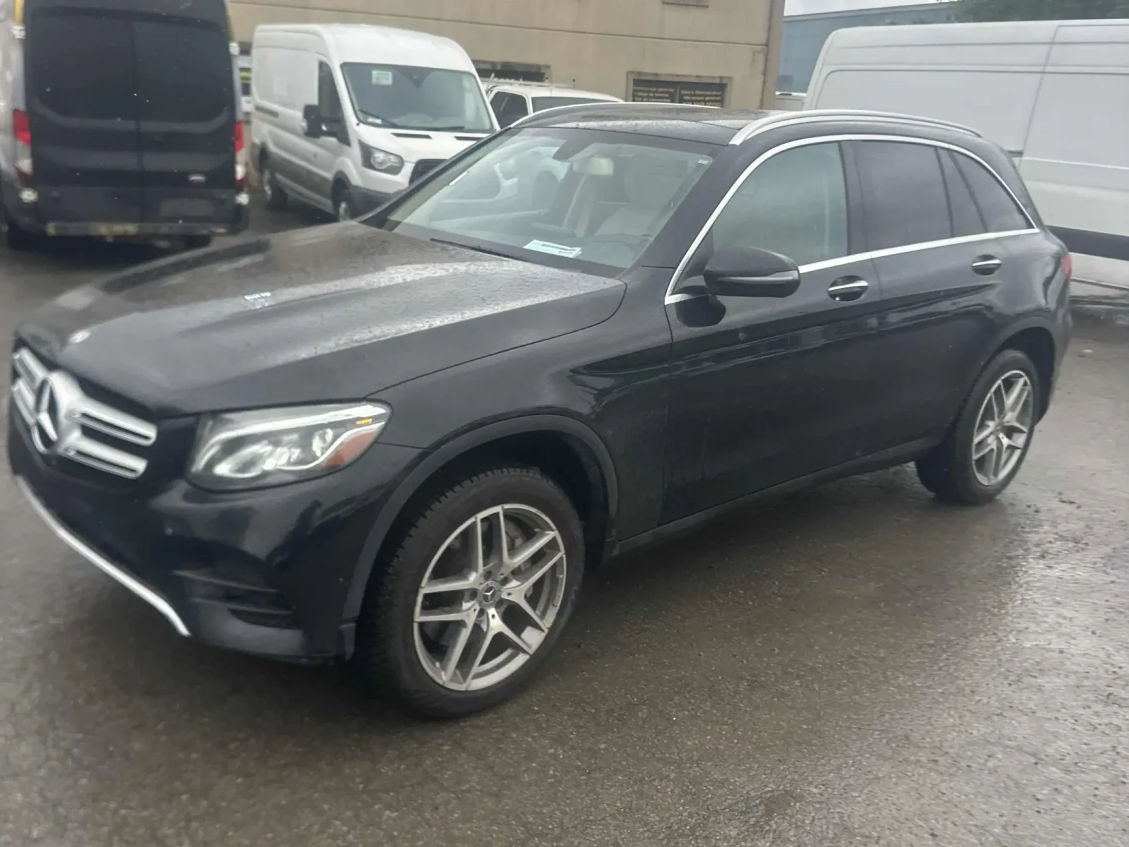 Mercedes-Benz GLC 300 ПАНОРАМА * ПОДГРЕВИ * CARFAX * АВТО КРЕДИТ * 