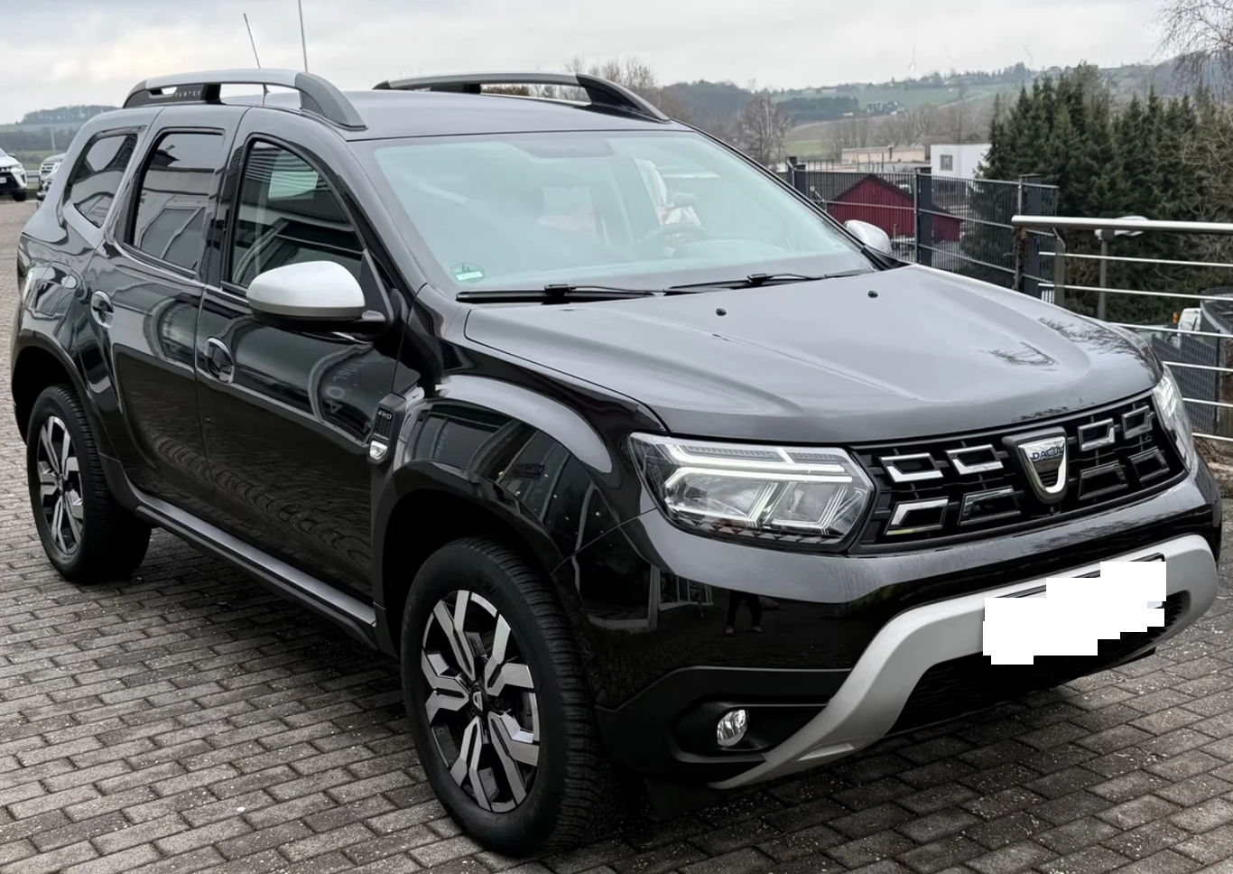 Dacia Duster В гаранция до май 2028 година, снимка 2 - Автомобили и джипове - 55461147
