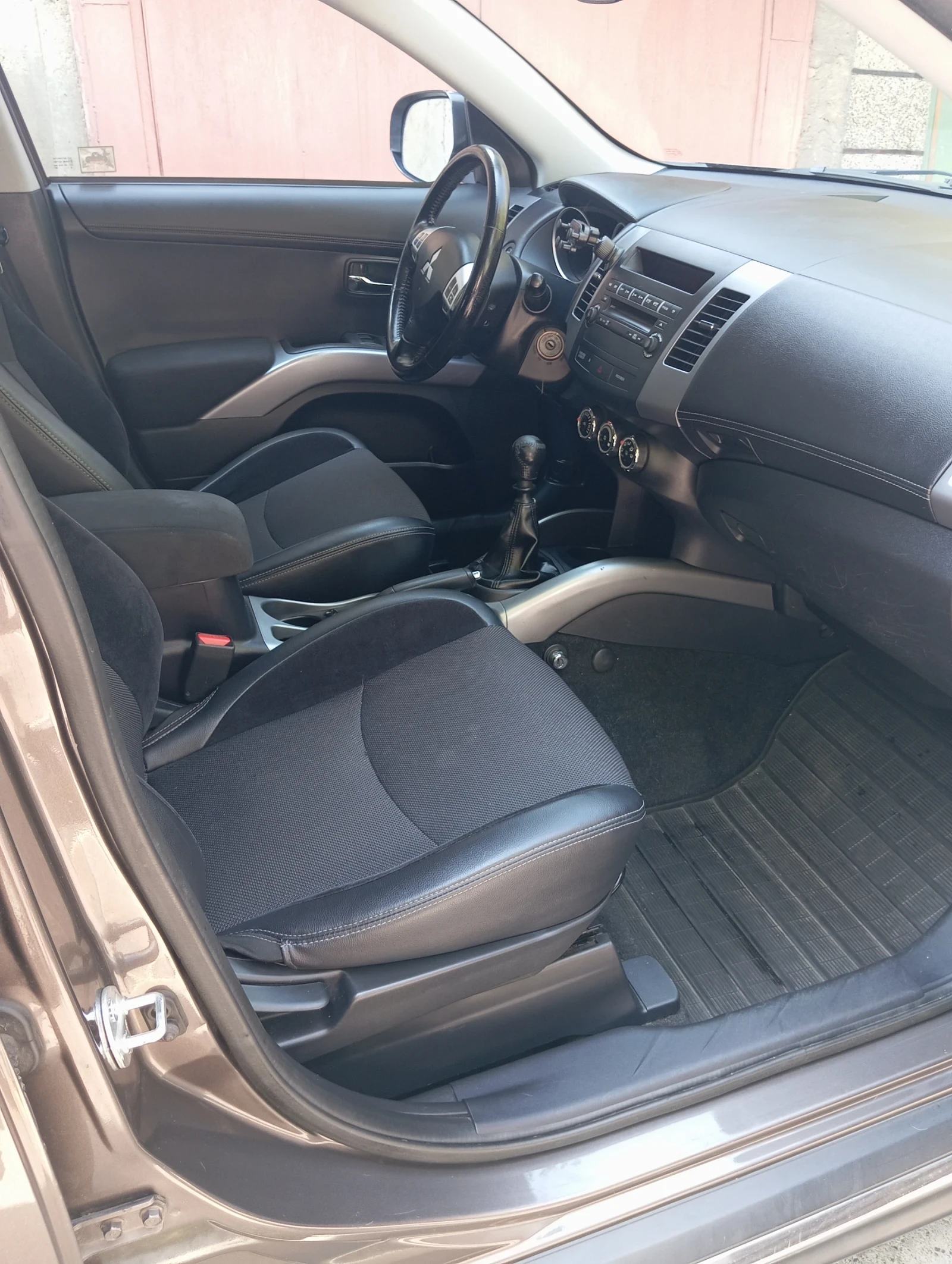 Mitsubishi Outlander, снимка 10 - Автомобили и джипове - 55940890