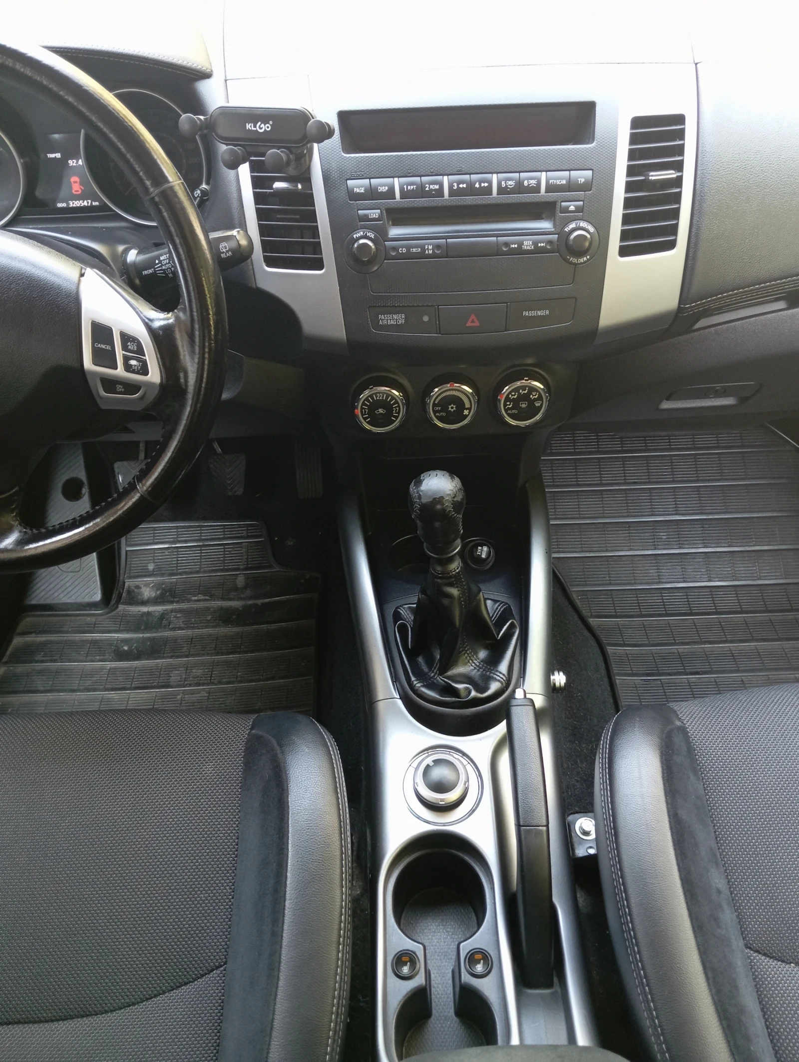 Mitsubishi Outlander, снимка 11 - Автомобили и джипове - 55940890