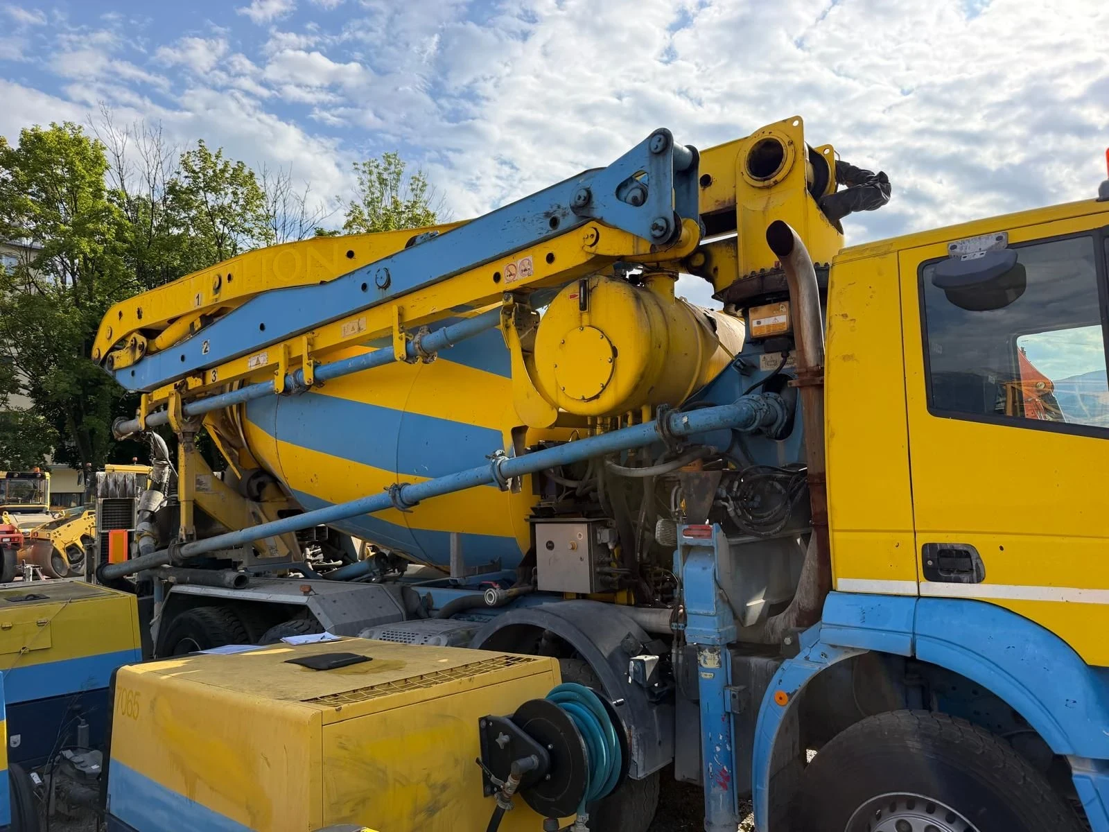 Бетон помпа Iveco TRACKER 440 CIFA 24.5 МЕТРА 7 куб см , снимка 6 - Индустриална техника - 55638932