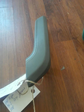 Дръжка вътрешна предна лява Фолксваген Кади (за дърпане)