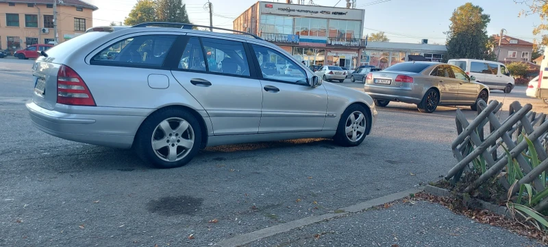 Mercedes-Benz C 220, снимка 5 - Автомобили и джипове - 47597375